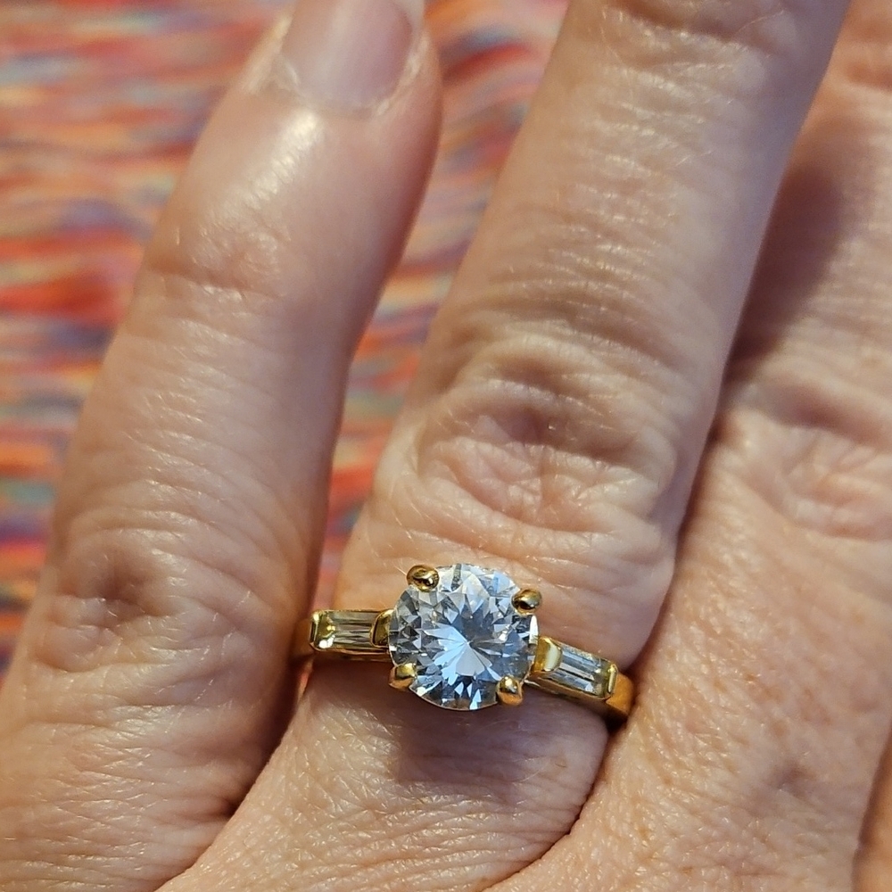 Gold and Rhinrstone Ring Size 7
